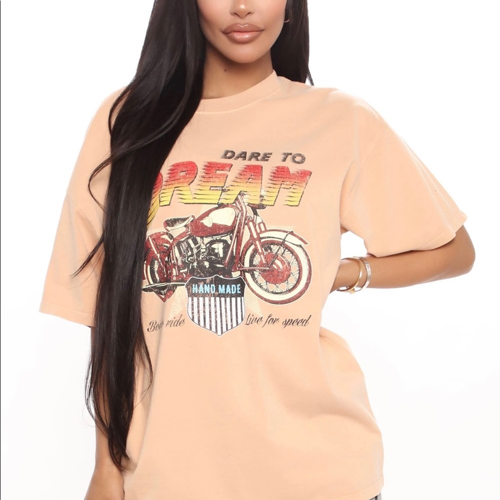Fashion Nova Women’s ‘Dare To Dream’ Short Sleeve Graphic T-Shirt